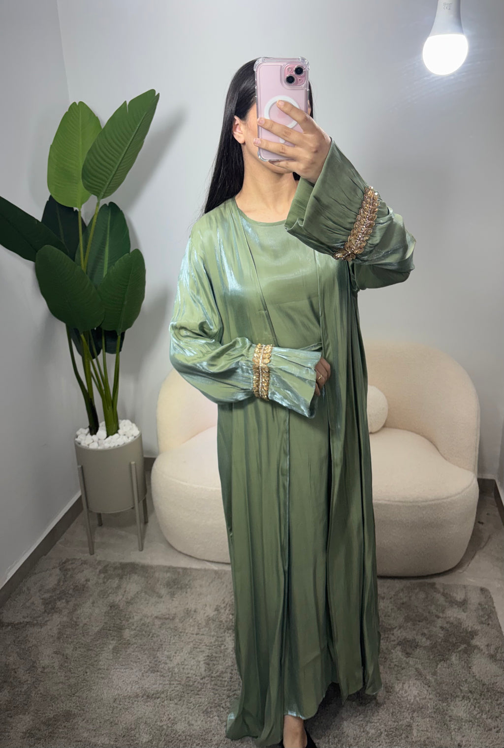 Abaya con manga de pedreria