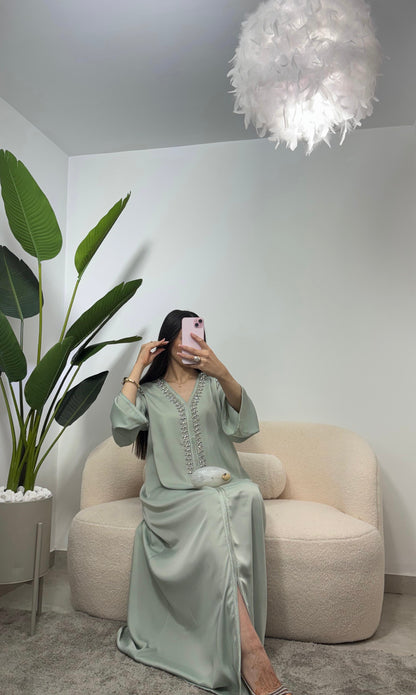 Abaya con pedreria