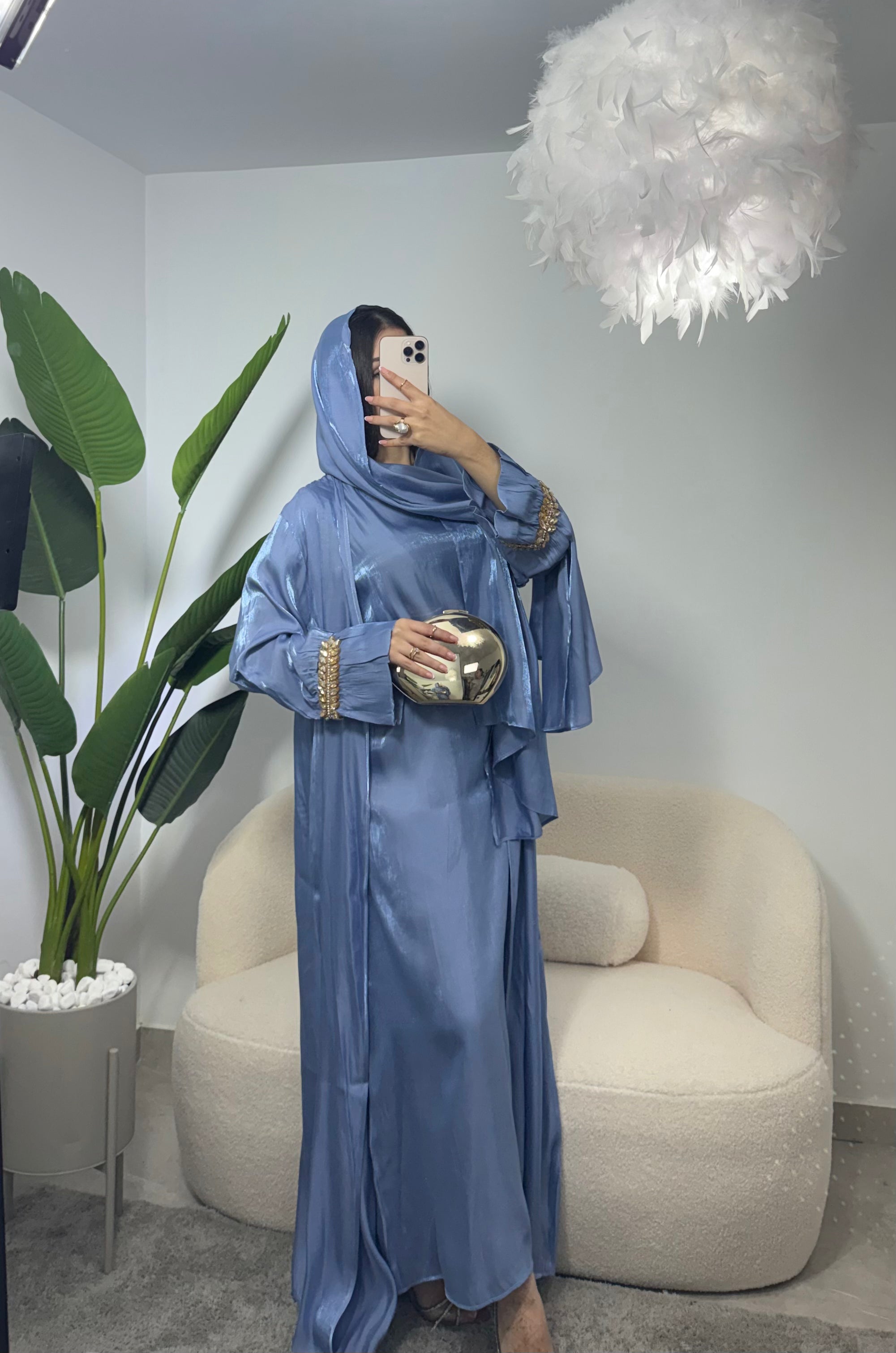 Abaya con manga de pedreria