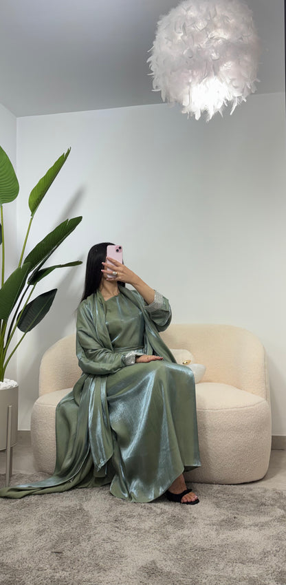 Abaya satinada tres piezas