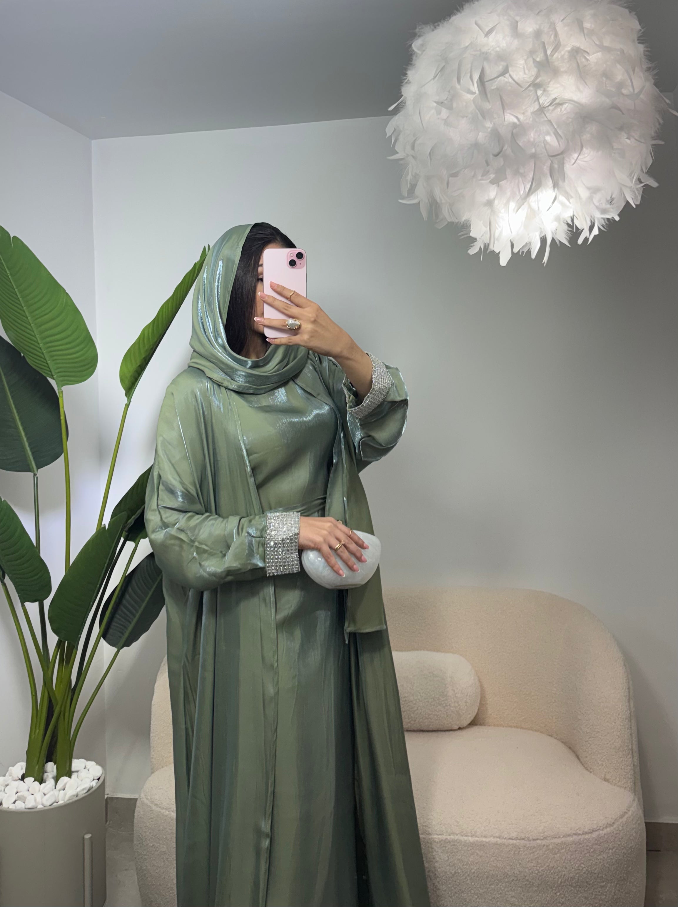 Abaya satinada tres piezas