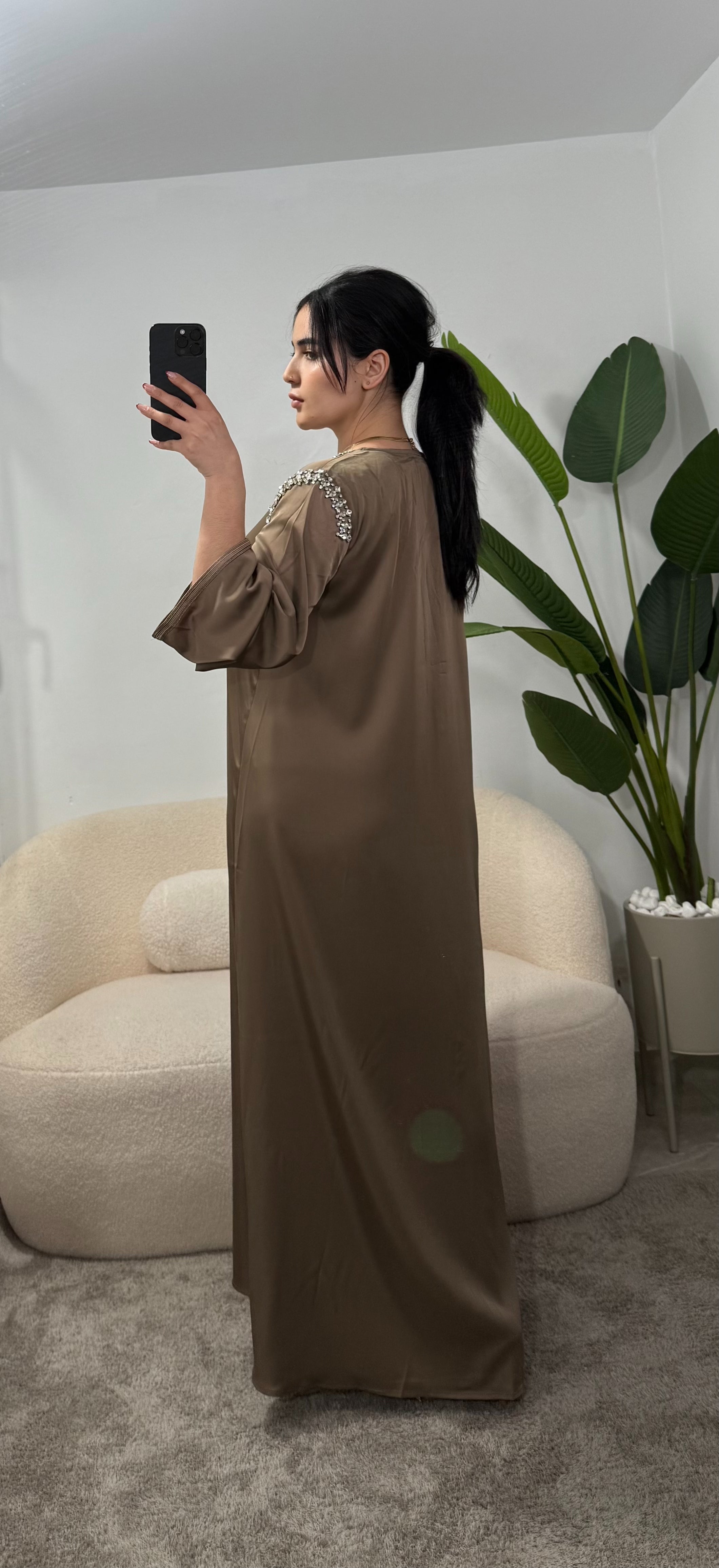 Abaya con pedreria